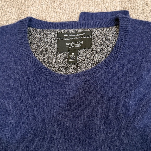 Nordstrom Men's Deep Blue Crewneck Sweater, 100% cashmere, medium - Picture 8 of 8